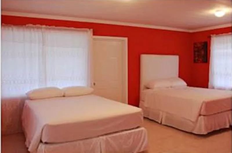 *** Otel Two Turtles Inn George Town Bahamalar