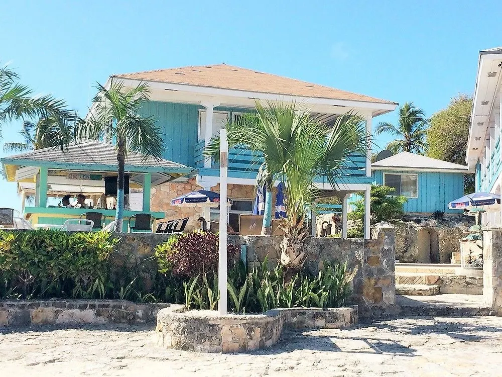 Two Turtles Inn George Town Bahamalar